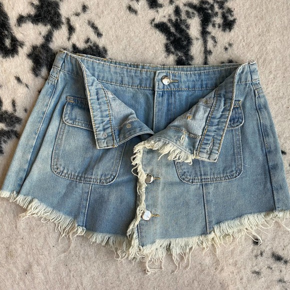 Button Down denim mini skort - Picture 9 of 14